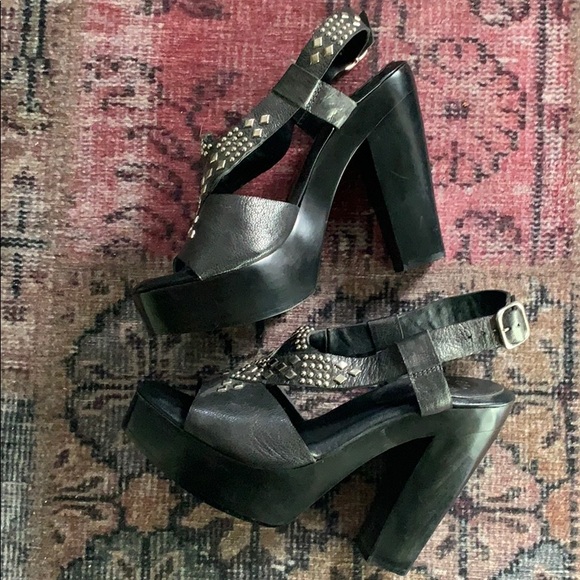 Gorgeous Calleen Cordero Platforms - Picture 3 of 8